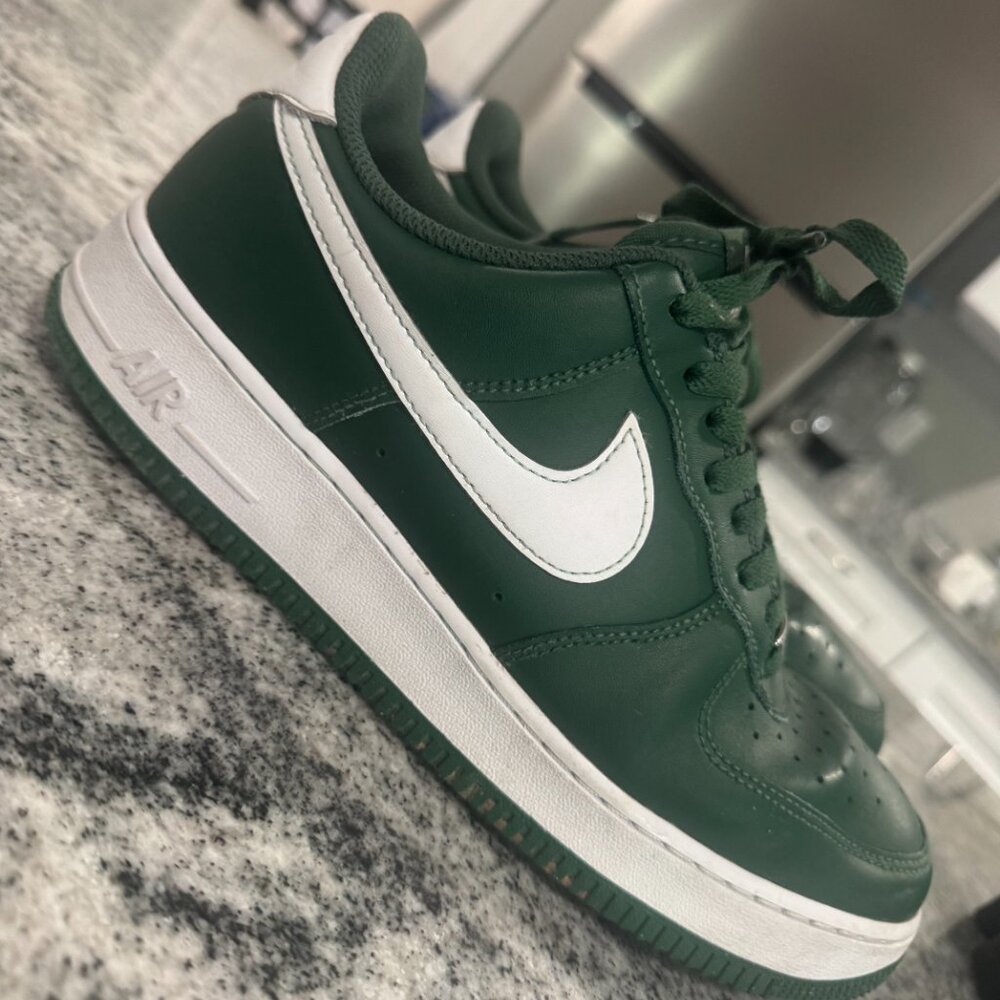 TENIS VERDES AIR FORCE 10 US